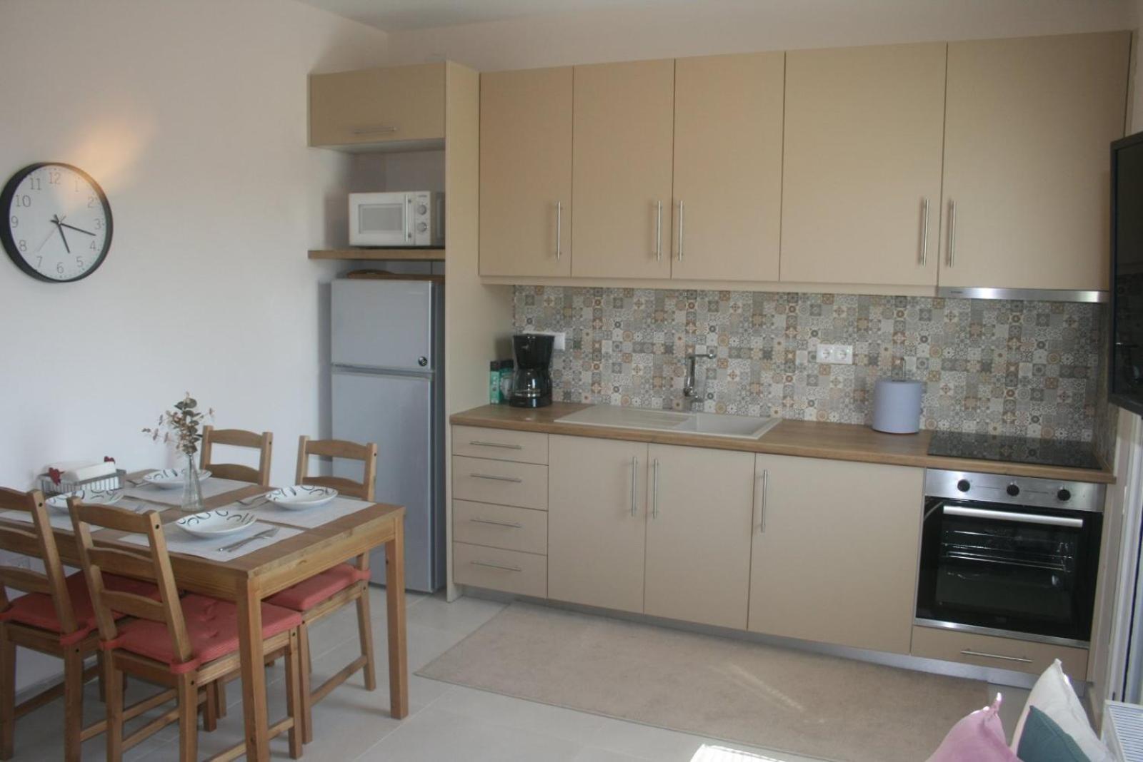 Ellie's Guesthouse, Nafplio Apartment *
