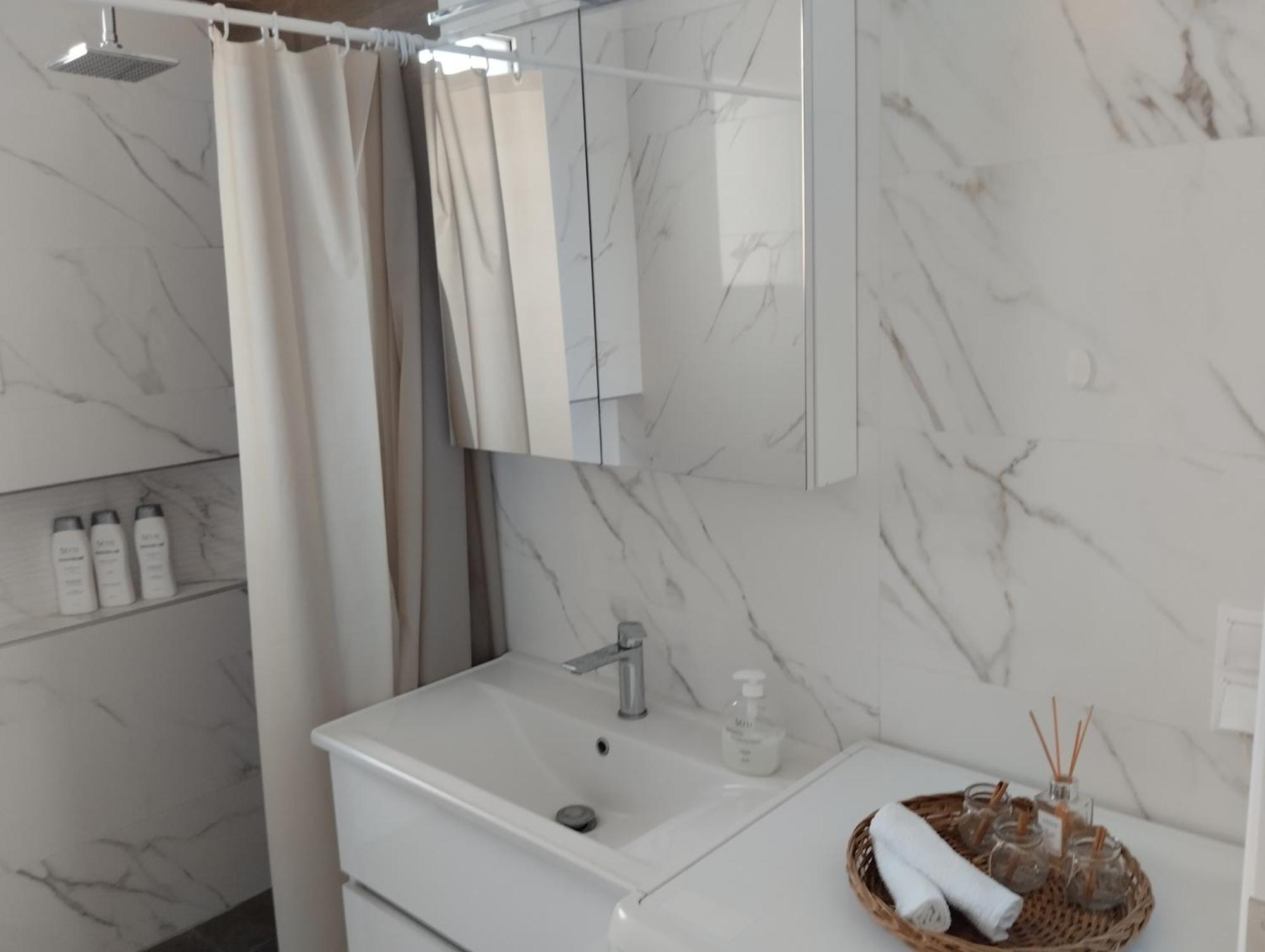 Ellie's Guesthouse, Nafplio Apartment *