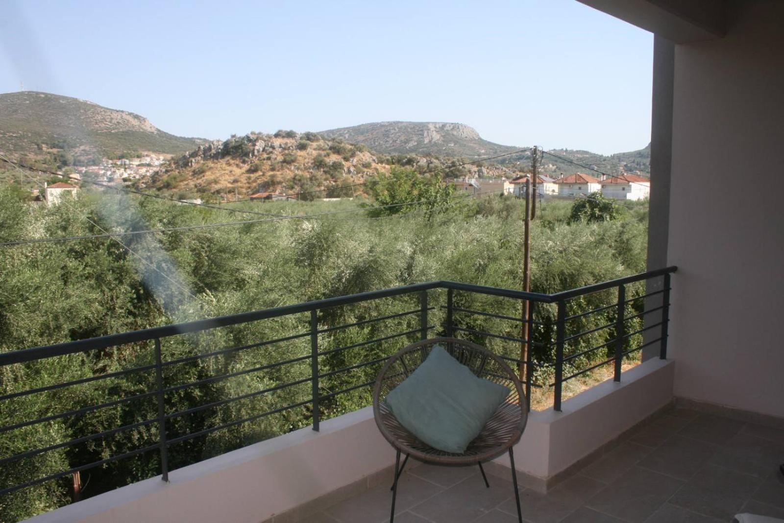 Ellie's Guesthouse, Nafplio Apartment Aria